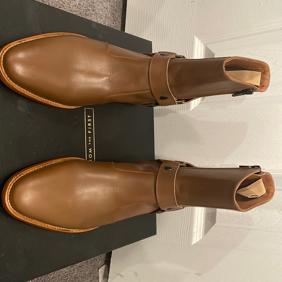 From the first. Brown leather boots. Size 43 Europe. Size 10 North America. - Picture 1 of 3